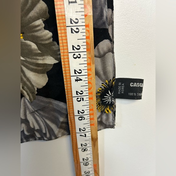 VTG y2K Bundle 3 Ann Taylor Cascarfs Laura Ashley Scarf shawl 100% Silk Floral - Picture 10 of 16